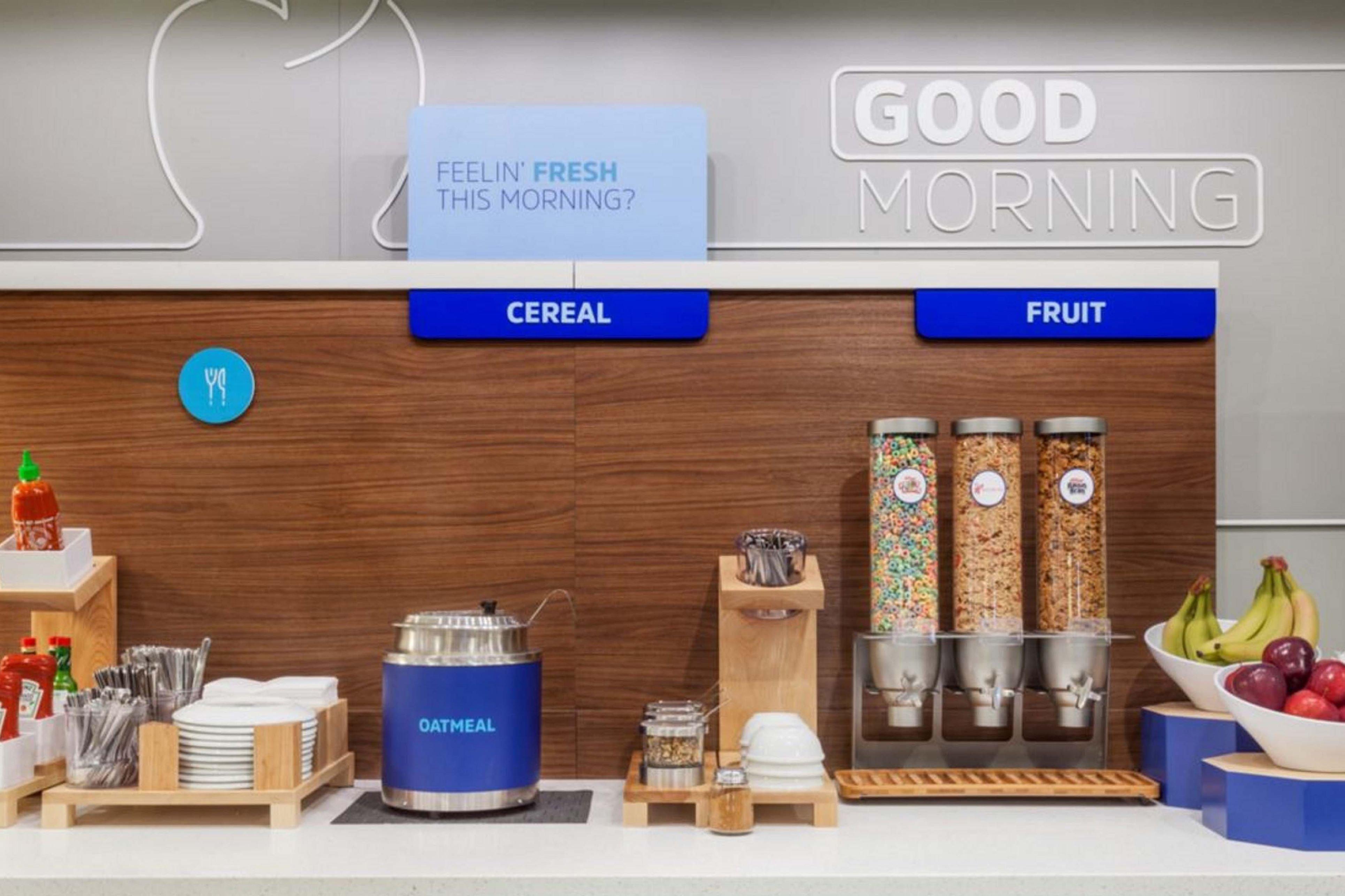 Holiday Inn Express Cincinnati West By Ihg Dent Bagian luar foto